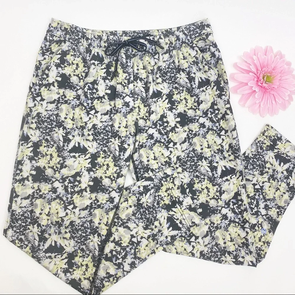 Lululemon Jet Crop Luxtreme Slim Pants: Crosscourt Petal Black Clarity Yellow